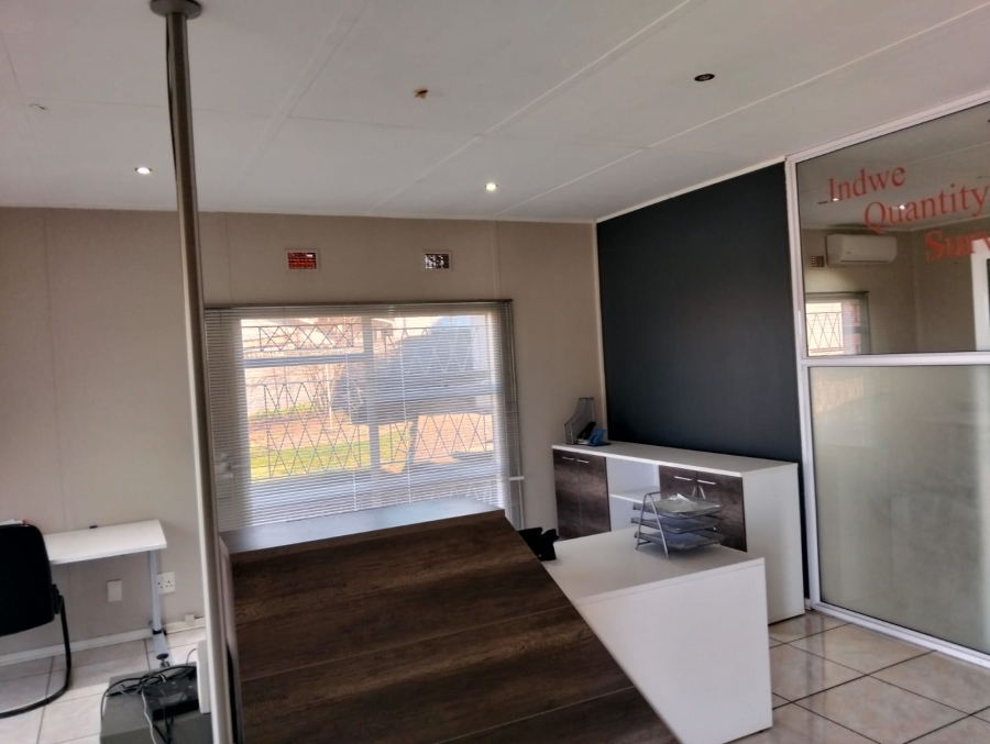 To Let commercial Property for Rent in Southernwood Eastern Cape